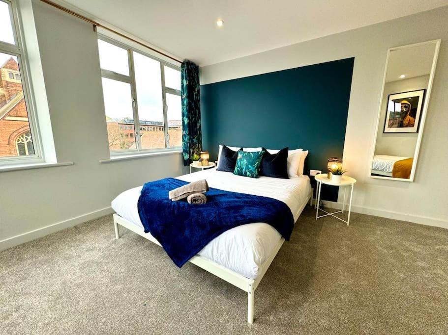 Bournemouth Getaway: 3Br Apartment Near Beach Exteriör bild